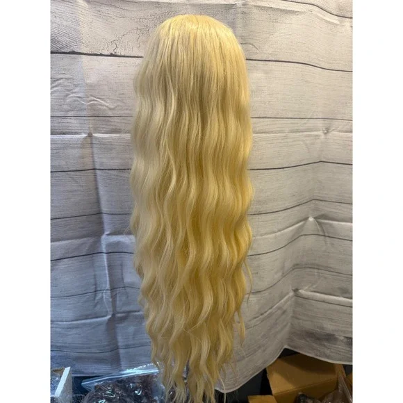 613 wavy 32 inch synthetic wig - Picture 3 of 5